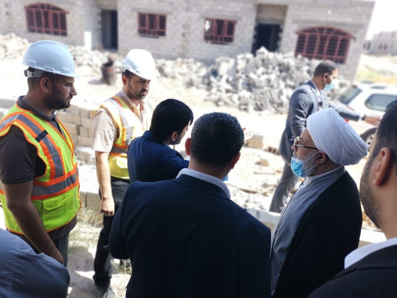 كربلاء.. ممثل المرجع السيستاني يتفقد مشروع 1000 وحدة سكنية لشريحة الفقراء (صور)