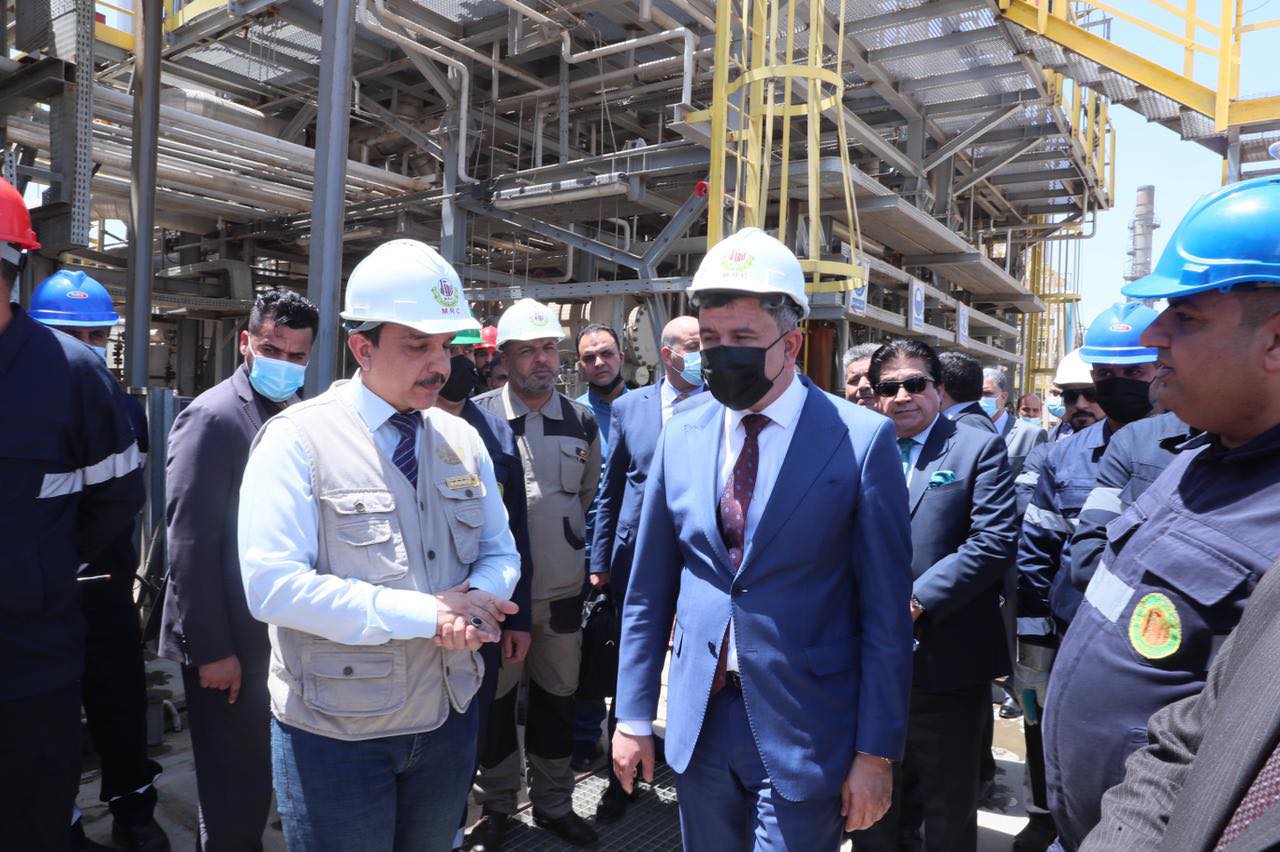 العراق يعلن رفع طاقته الانتاجية من مادة البنزين الى 4 ملايين لتر يومياً