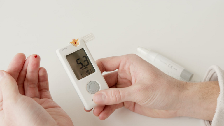 علامات على القدمين قد تدل على ارتفاع مستويات السكر في الدم !