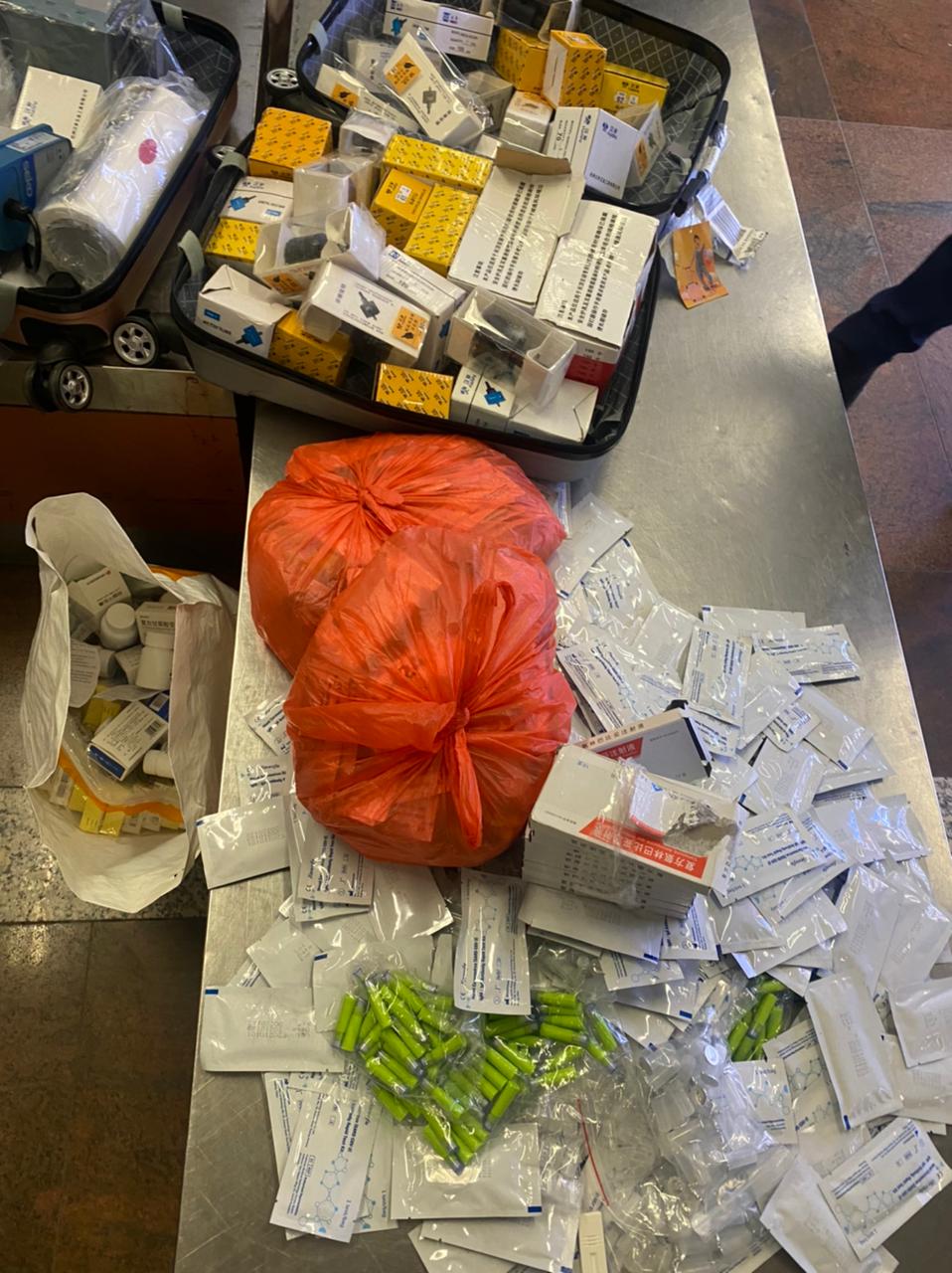 بحوزة صينيين.. ضبط مواد لفحص كورونا مخالفة للضوابط في مطار البصرة