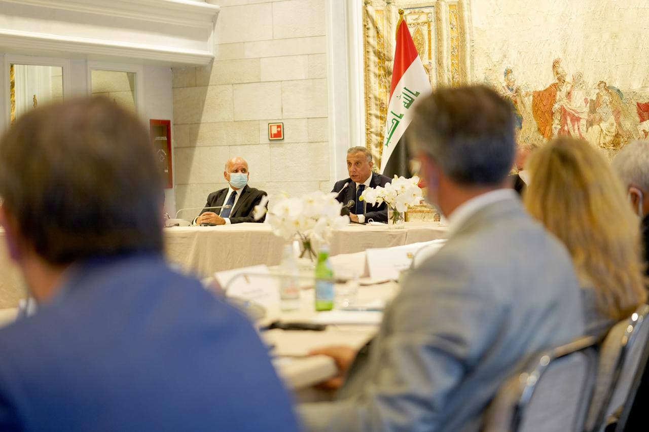 الكاظمي يؤكد العمل على افتتاح خط طيران مباشر بين بغداد وروما