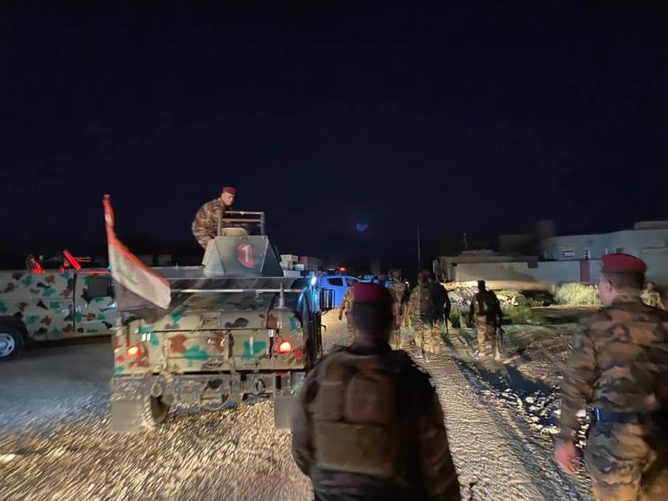 بالصور.. شرطة ميسان  تفض نزاعاً عشائرياً وتعتقل عدد من اطراف النزاع بناحية العزير