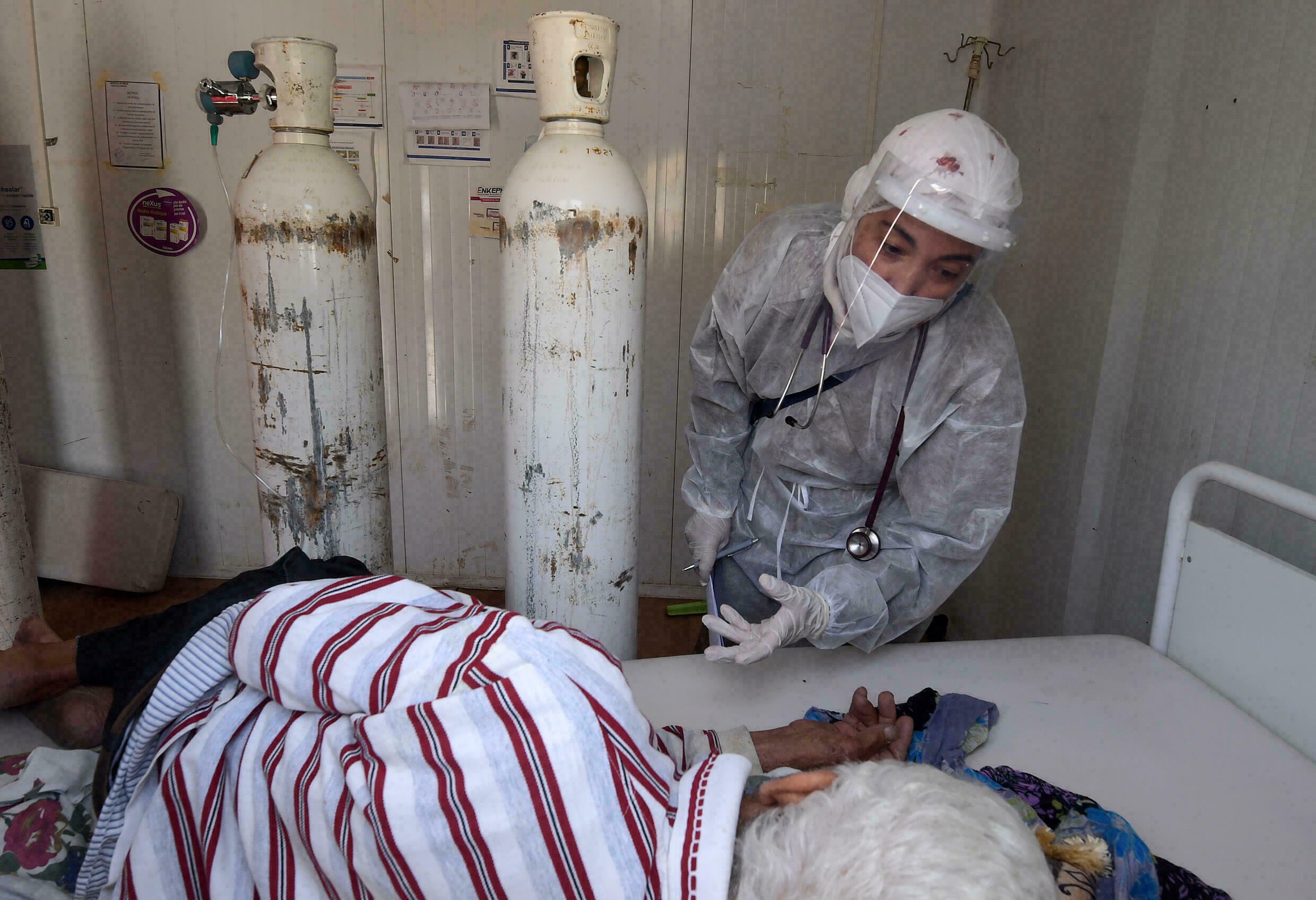 وفاة مرضى بسبب نفاد الأوكسجين في الجزائر