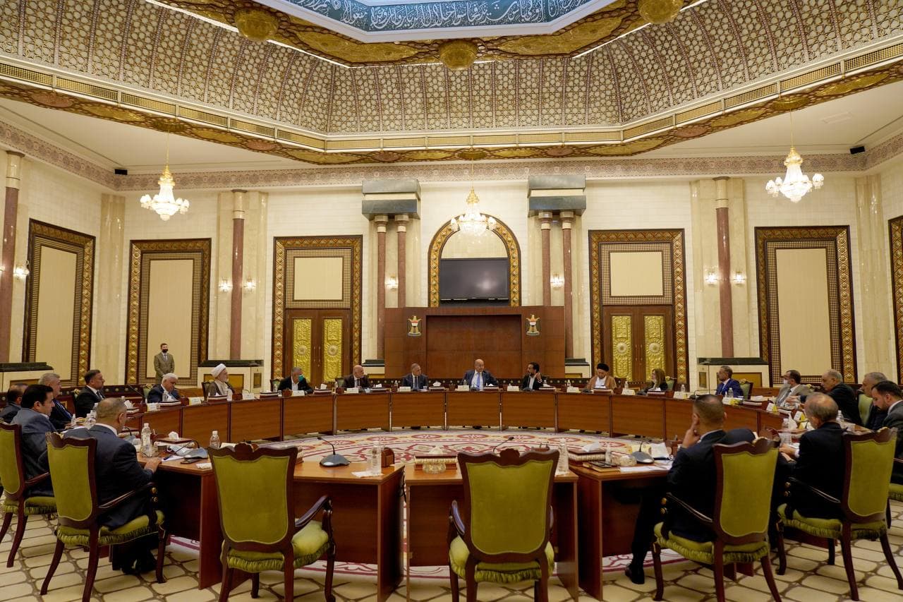 اجتماع سياسي واسع بحضور الكاظمي ينتهي بعقد الانتخابات بموعدها والترحيب بالاتفاق مع امريكا