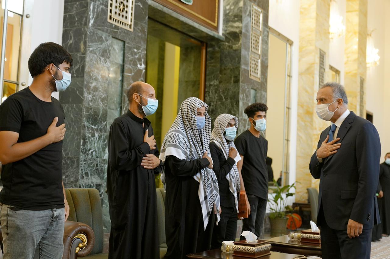 الكاظمي يستقبل عوائل شهداء مستشفى الإمام الحسين (ع) في ذي قار: دماء ذويكم في أعناقنا وسنعاقب المسؤولين