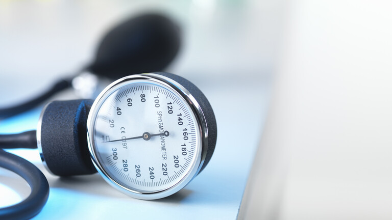 هل تعاني من انخفاض ضغط الدم؟ .. إليك أسباب وأعراض الحالة التي تحتاج إلى معرفتها