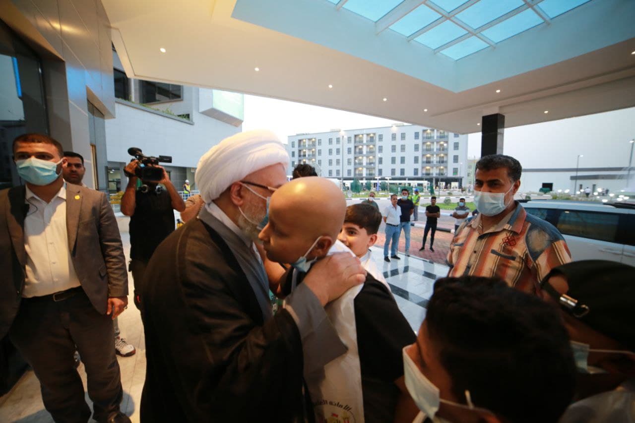 بحضور ممثل المرجع السيستاني .. شاهد التشغيل التجريبي لمؤسسة وارث الدولية لعلاج الاورام في كربلاء (فيديو)