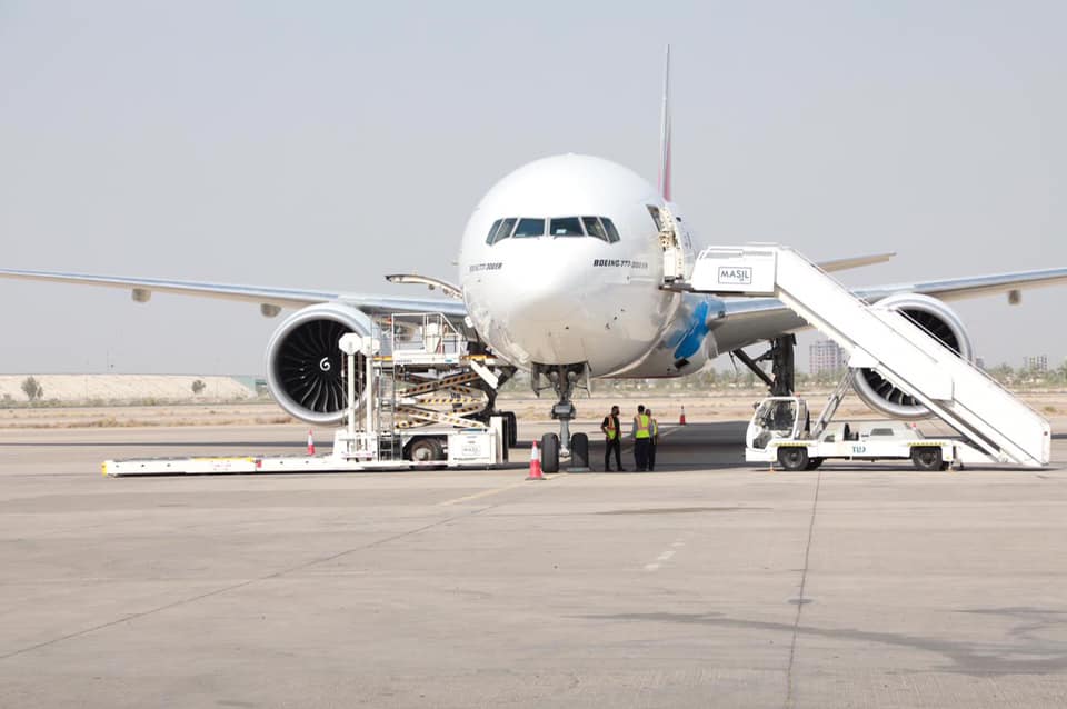 بالصور.. الدفعة الثالثة من لقاح "سينوفارم" تصل بغداد