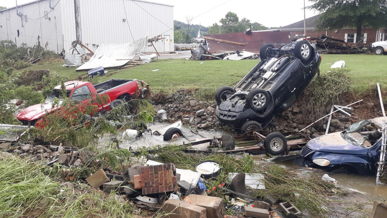 مقتل 10 أشخاص جراء الفيضانات في الولايات المتحدة