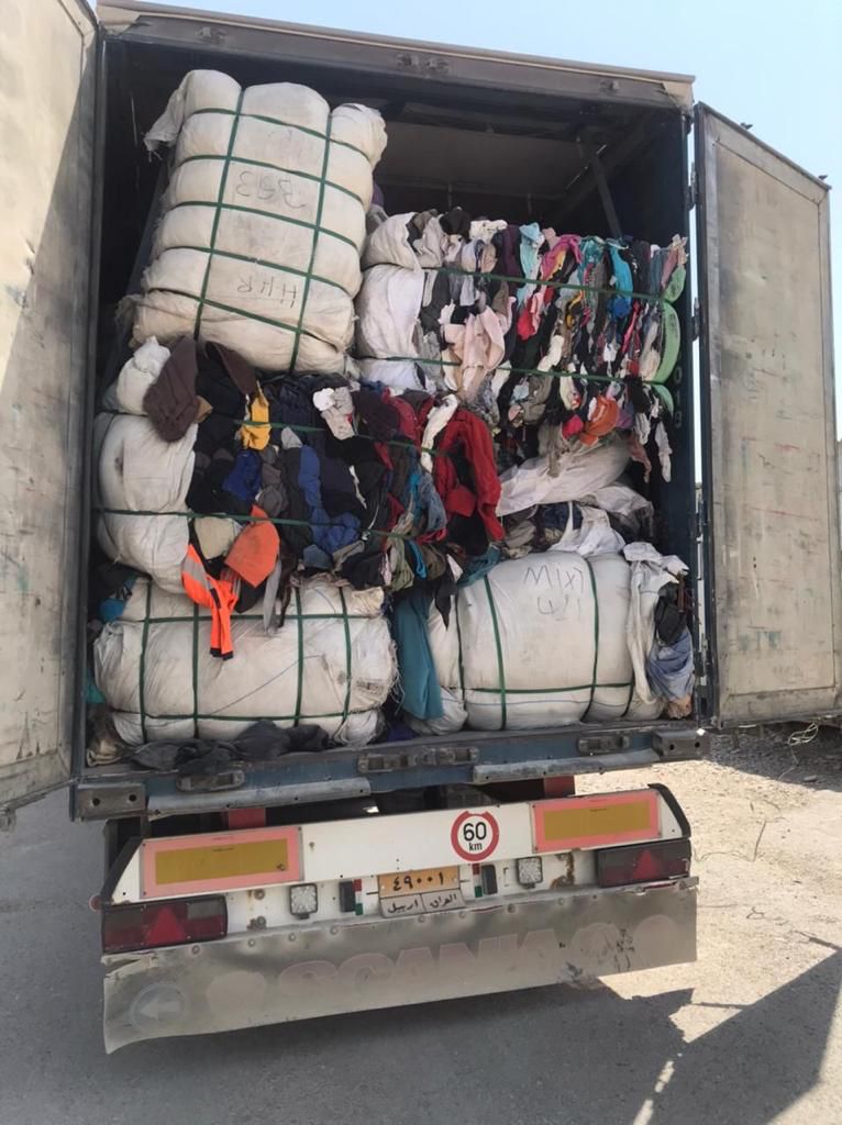 العراق يعيد عجلتين محملتين بـ"ملابس مستخدمة" الى ايران