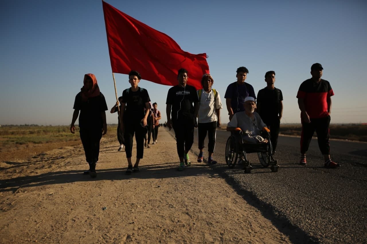 حولوا عجزهم الى تحدي .. عجوز ومعاقان يجسدون عشق الحسين (تقرير مصور)