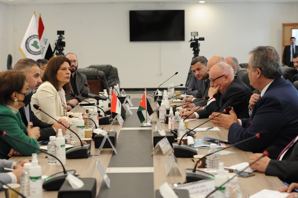 العراق يعرض على الاردن استثمارات في قطاع الطاقة المتجددة
