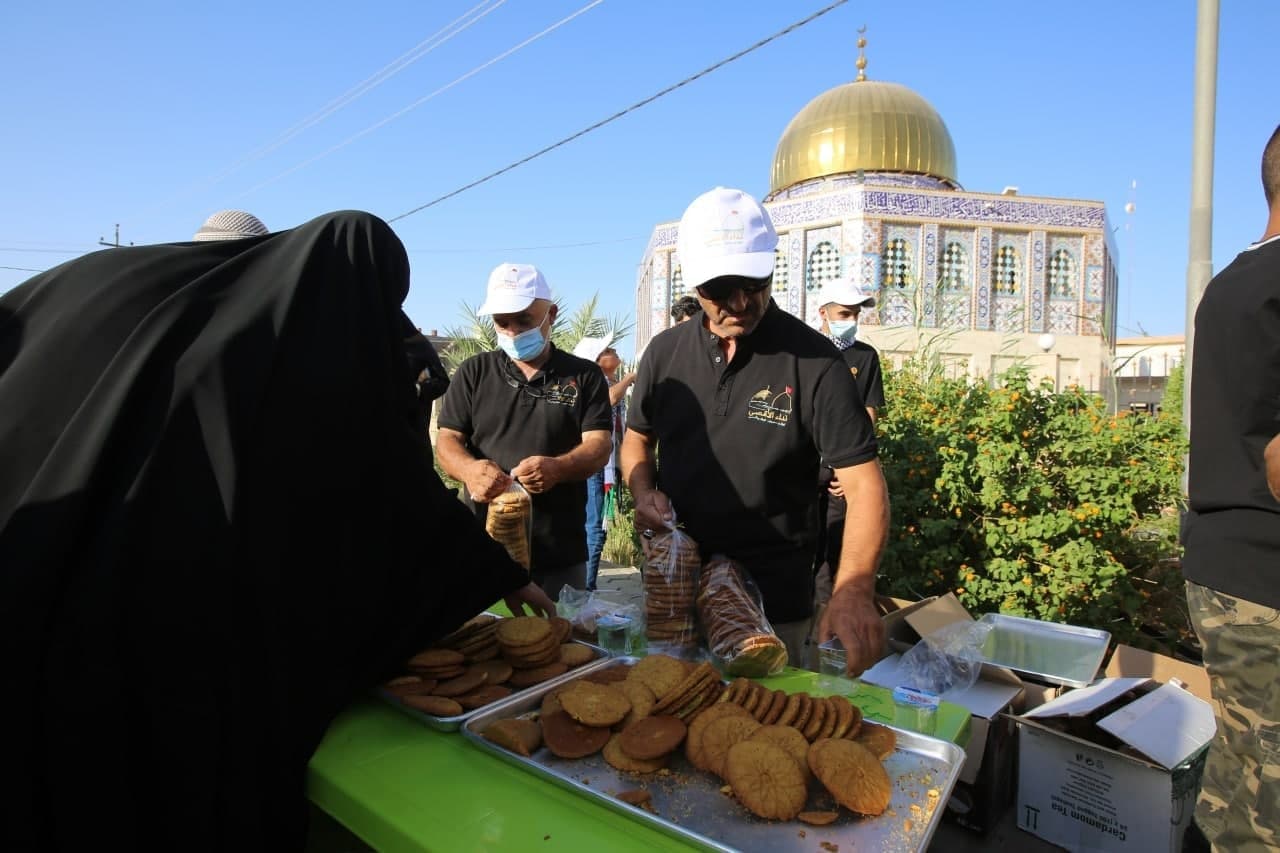 "نداء الاقصى" موكب فلسطيني ينصب لاول مرة .. جئنا لنخدم زوار أبي عبد الله الحسين (تقرير مصور)