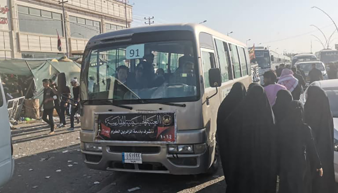 العتبة الحسينية: مئات العجلات ساهمت بنقل الزائرين مجاناً من مختلف المحافظات العراقية قبل وبعد انتهاء زيارة الأربعين