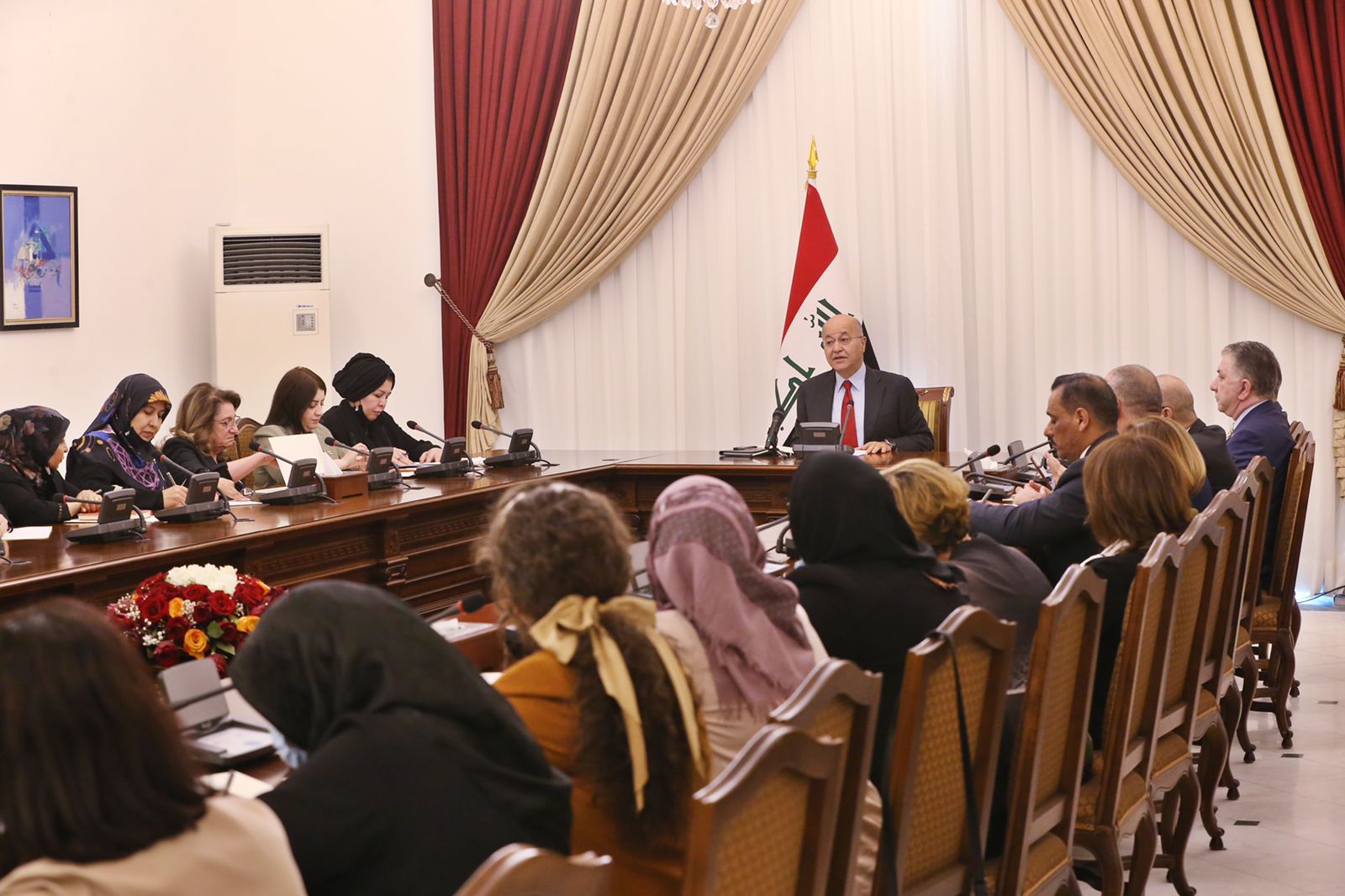 صالح يؤشر تجاوزاً للكوتا في نسبة المرشحات للانتخابات ويصف القانون الانتخابي بالمتطور