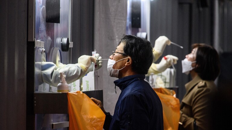 أرقام لافتة في كوريا الجنوبية لإصابات بعدوى كورونا بين مطعمين بالكامل