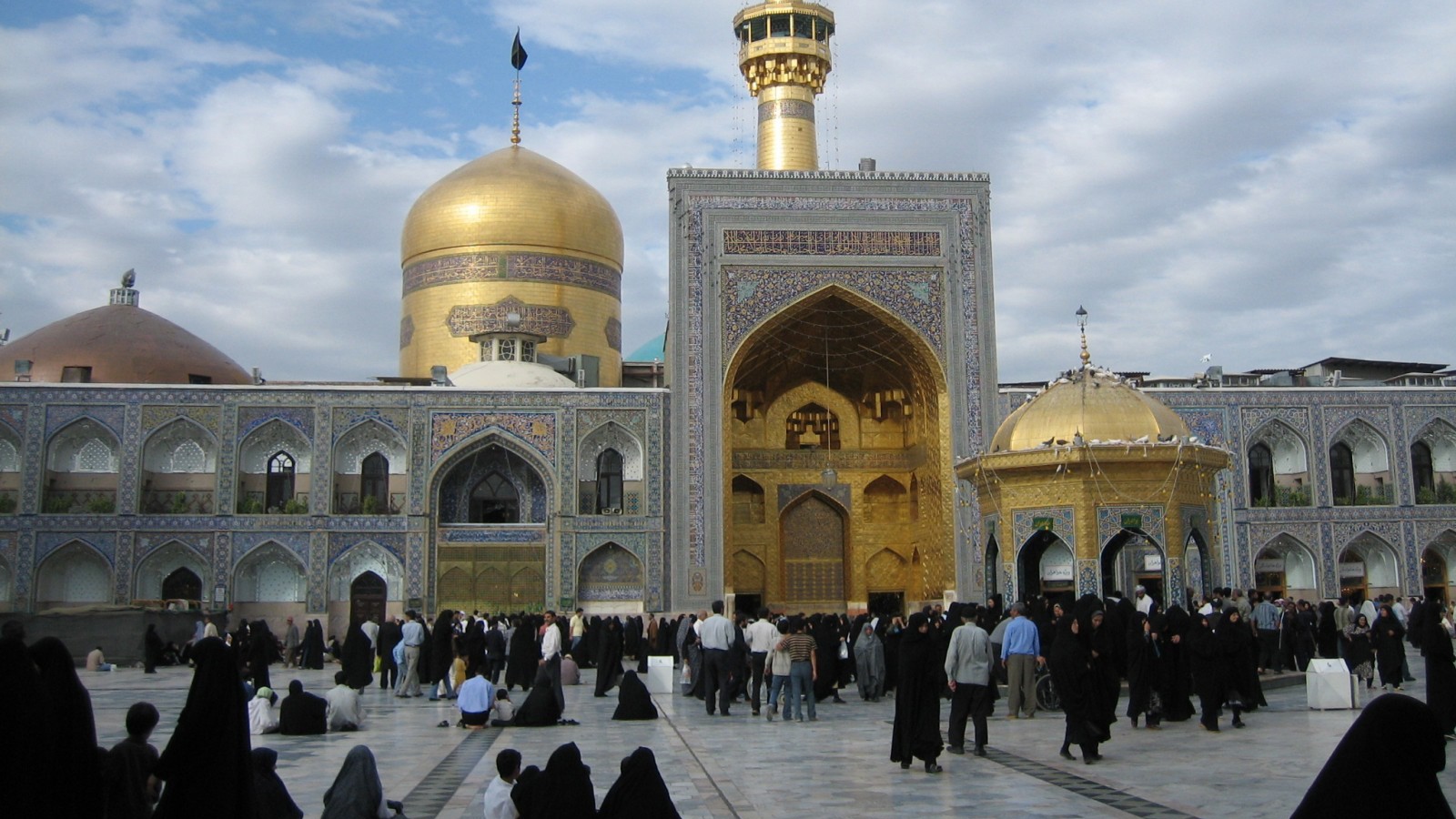 طهران تعدُّ تنظيم سفر السائحين العراقيين لإيران من أولوياتها: نسعى بأن نكون جيدين معهم