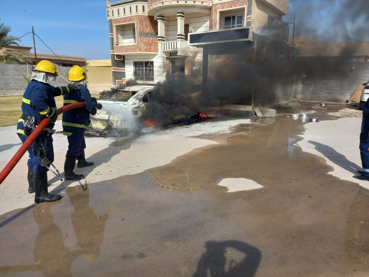بالصور.. الدفاع المدني تخمد حرائق مفتعلة في عدد من الدور بالفلوجة
