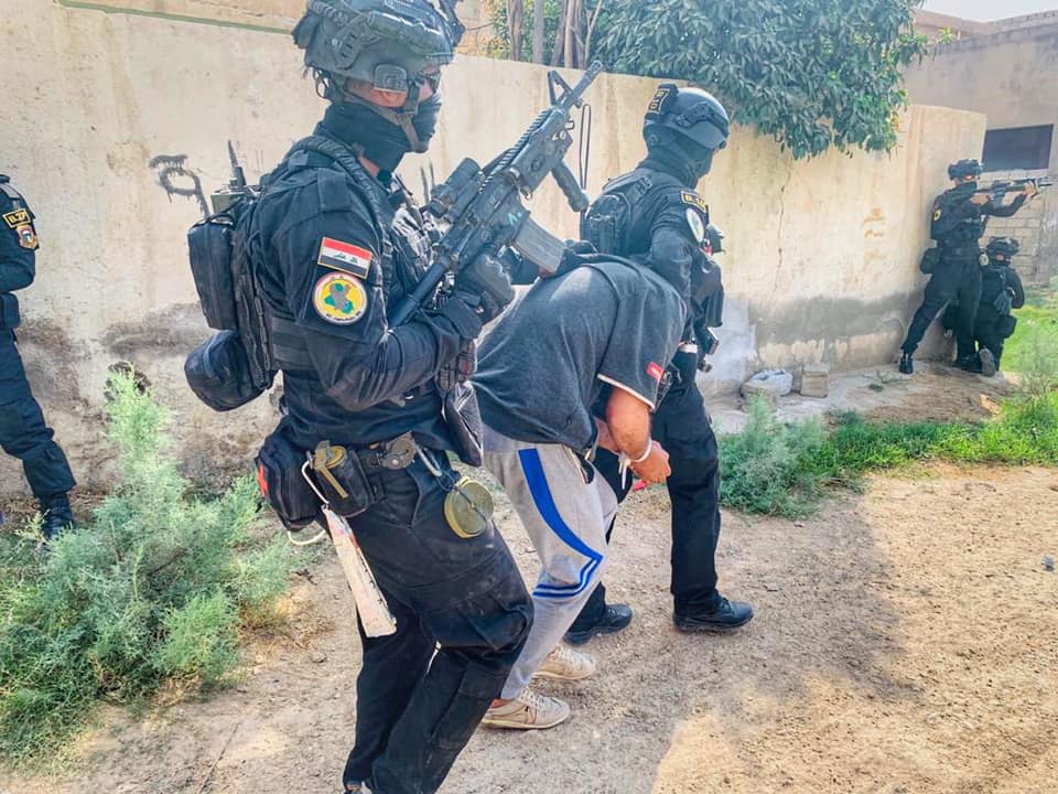 في بغداد .. الأمن يعتقل شخصا باع ابنتيه القاصرتين مقابل ملايين الدنانير