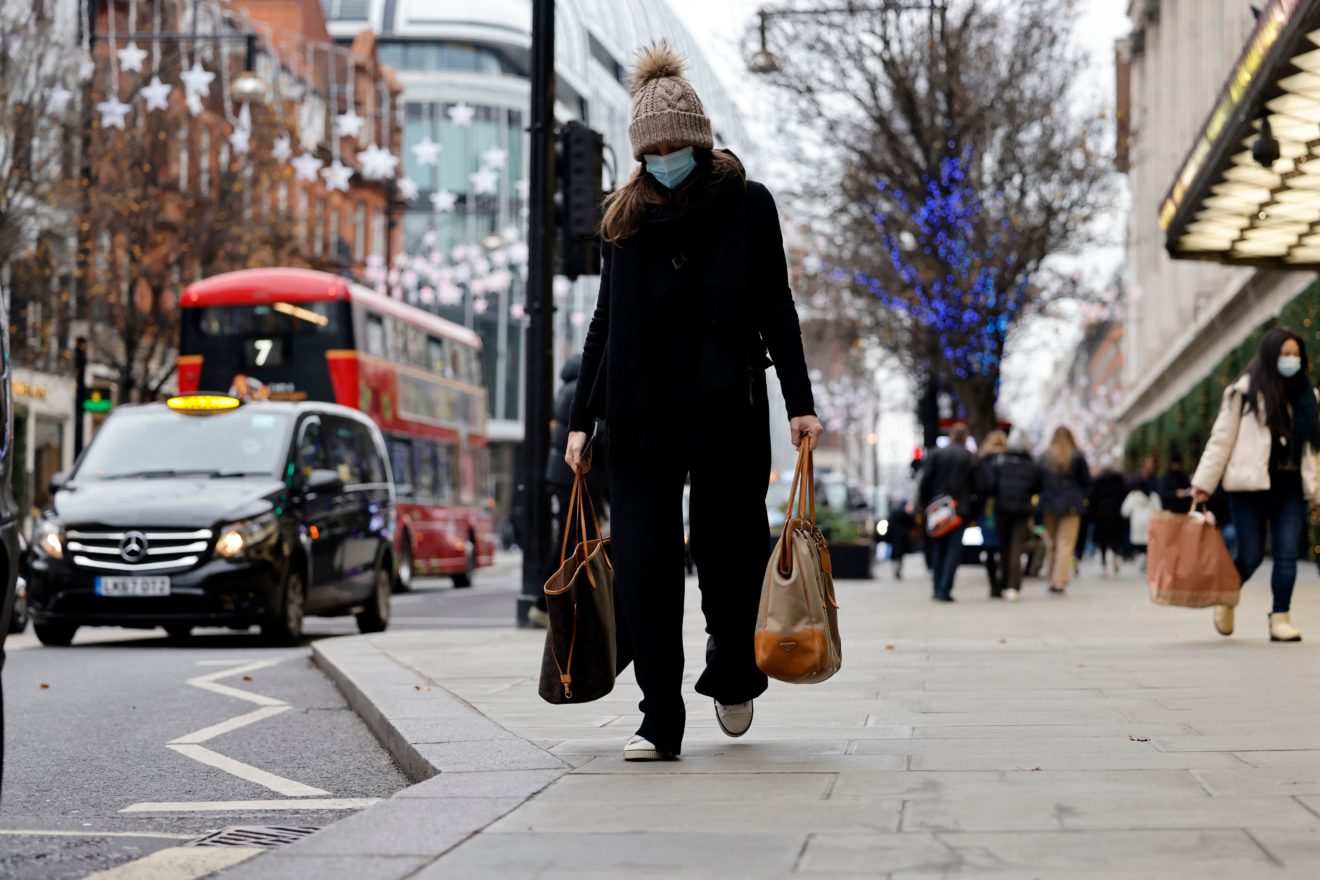 بريطانيا تسجل أعلى حصيلة إصابات يومية بكورونا منذ بدء الجائحة