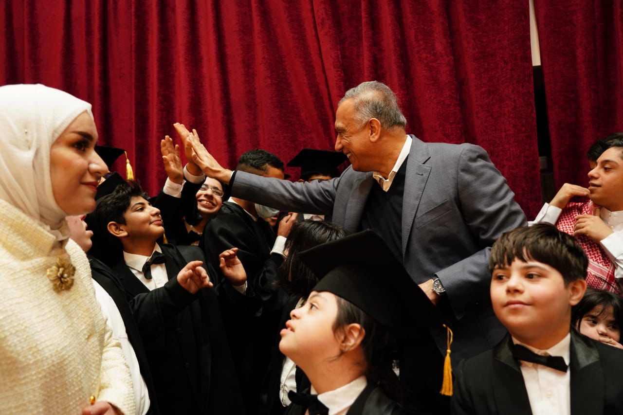 منحهم قطعة أرض بعد أن  تأخرت لخمس سنوات.. الكاظمي يحضر حفلاً لـ"محاربون من أجل الحياة" (صور)