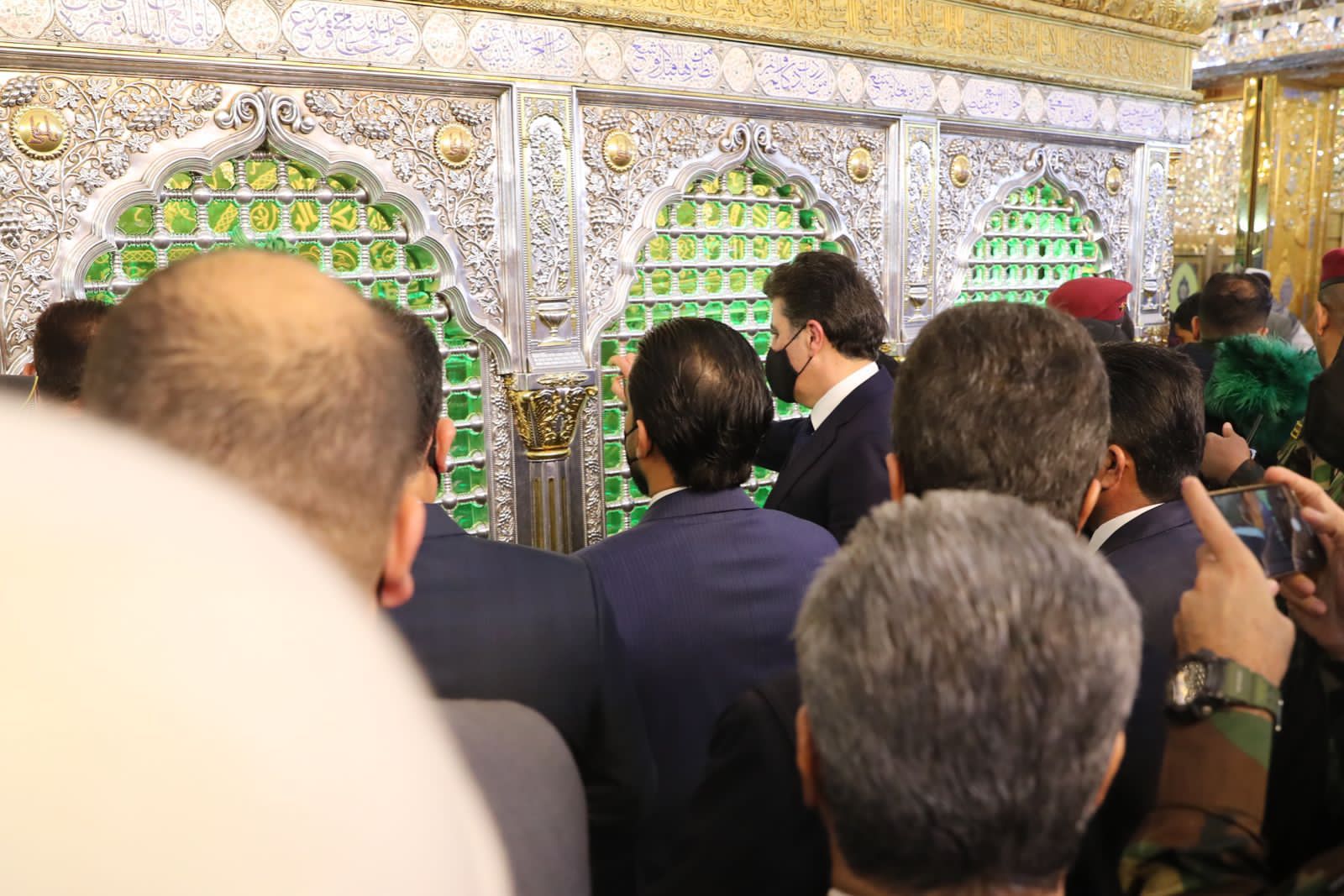 الخنجر والحلبوسي وبارزاني يزورون مرقد الامام علي (ع) بالنجف الاشرف