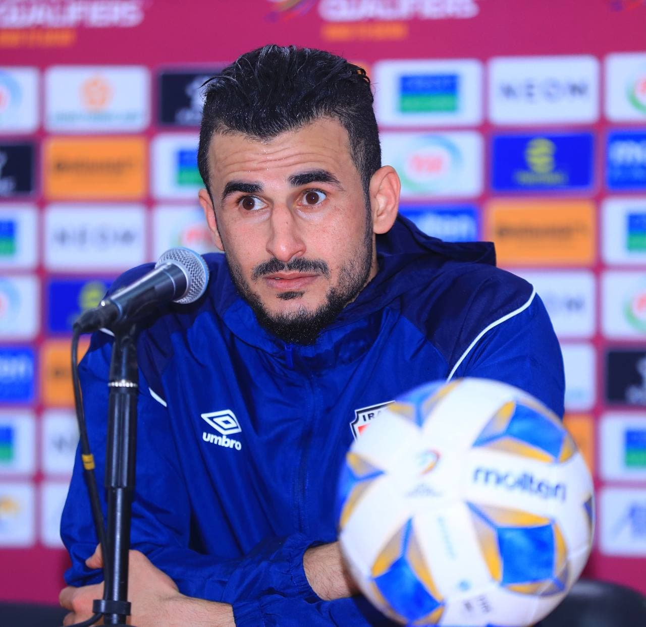 ايمن حسين: التنافس على المركز الثالث مستمر