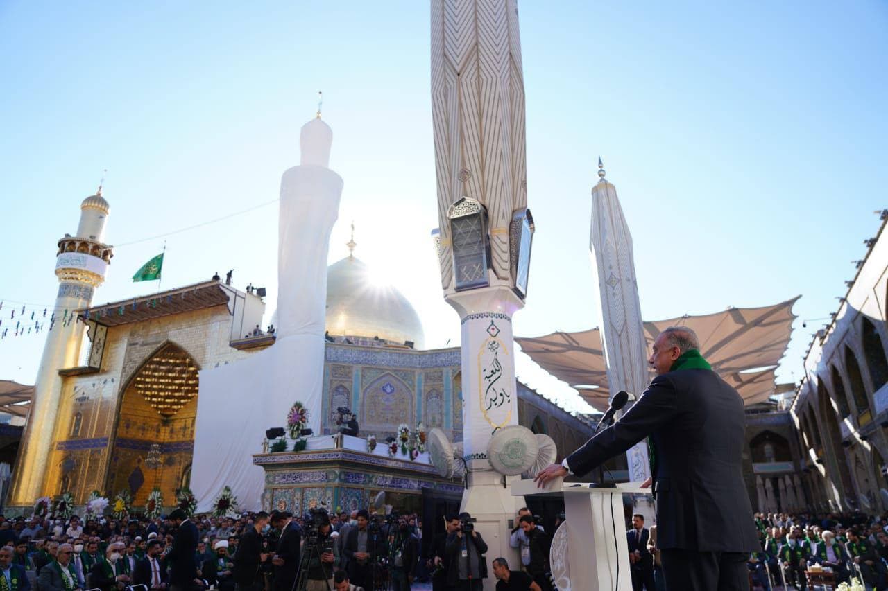 الكاظمي: نجف "علي" كانت وما زالت ساحة للقاء الجميع (صور)