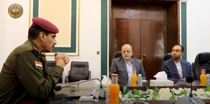 رئيسا أركان الجيش وجامعة الدفاع الايرانية يبحثان تعزيز التعاون وتبادل الخبرات (فيديو)