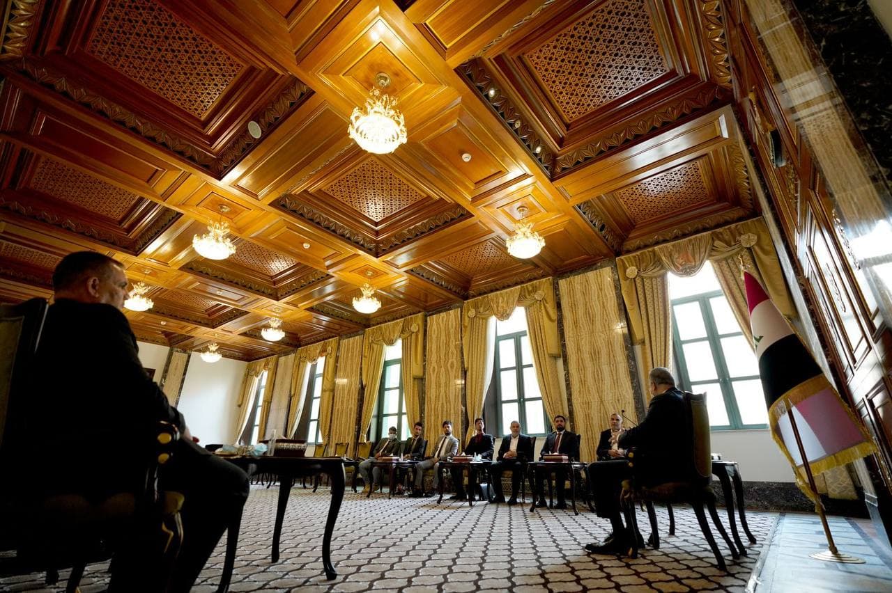 الكاظمي يوجه بتجاوز "البيروقراطية" في المثنى (صور)