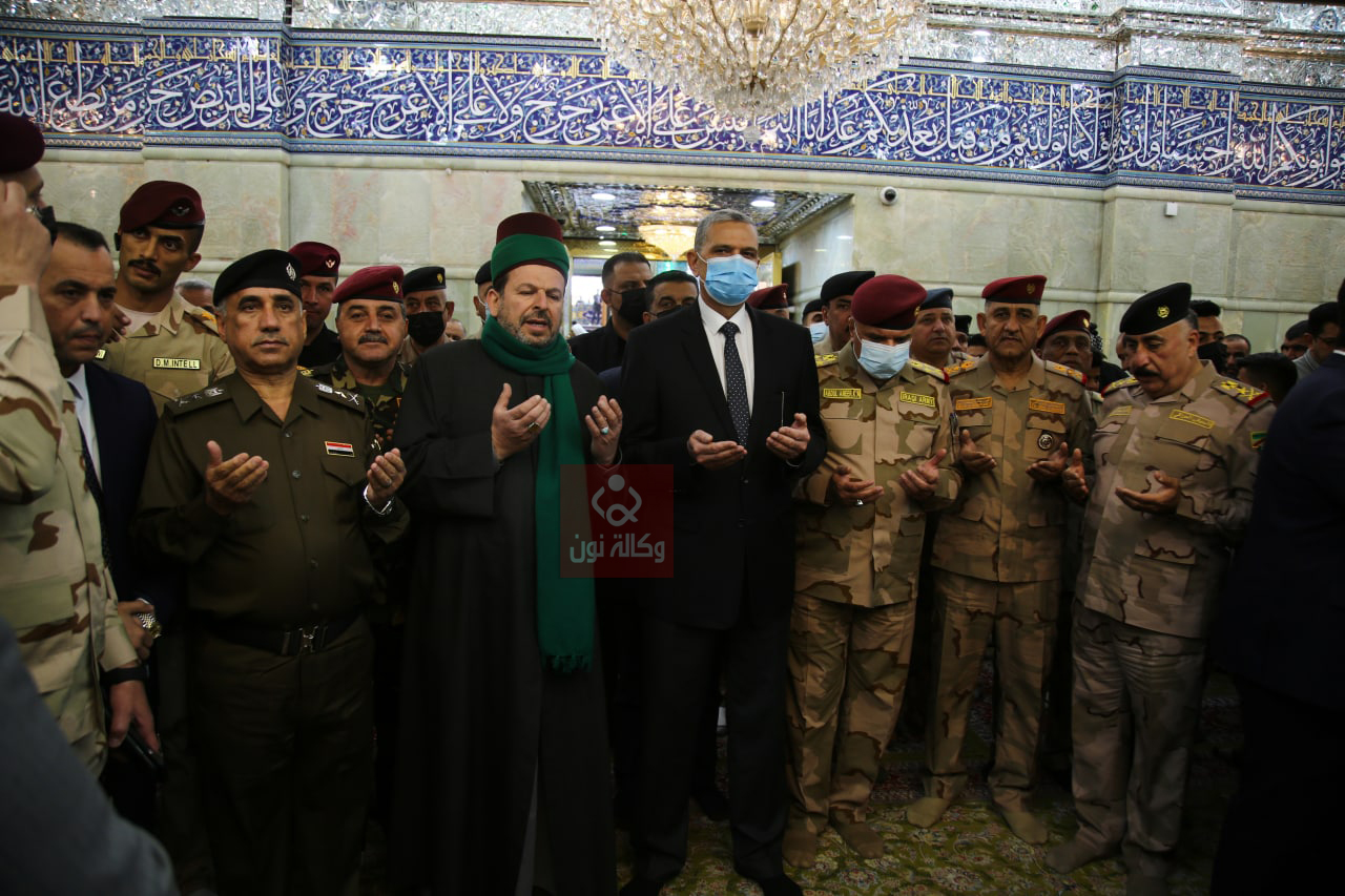 شاهد .. الغانمي وقيادات عسكرية رفيعة تزور مرقد الامام الحسين (ع)