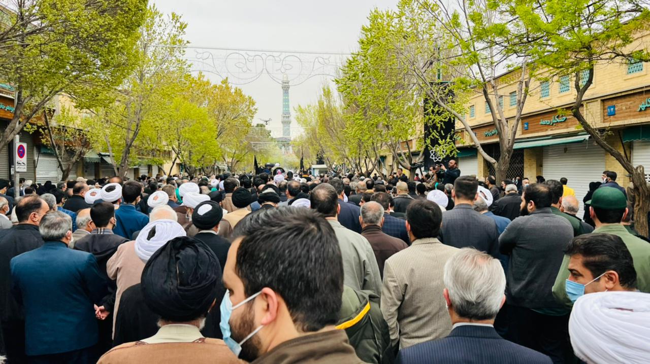 بالصور.. وفود من عتبات العراق المقدسة تشارك في تشييع جثمان المتولي لمرقد شاه عبد العظيم في طهران