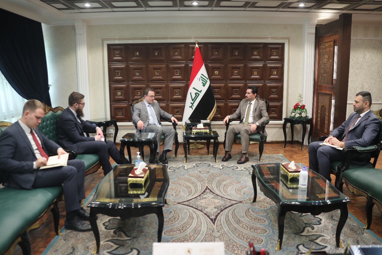 العراق يدعو لتوثيق العلاقات مع روسيا "الكبيرة".. وموسكو تدعمه لتجاوز أزماته