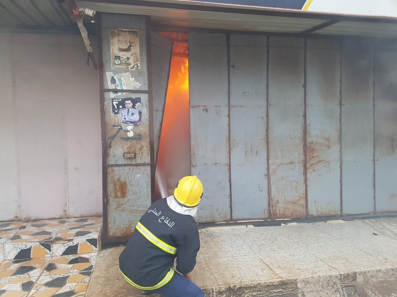 بعد العواصف.. حريق يأتي على سوق تجاري وسط تكريت (صور)