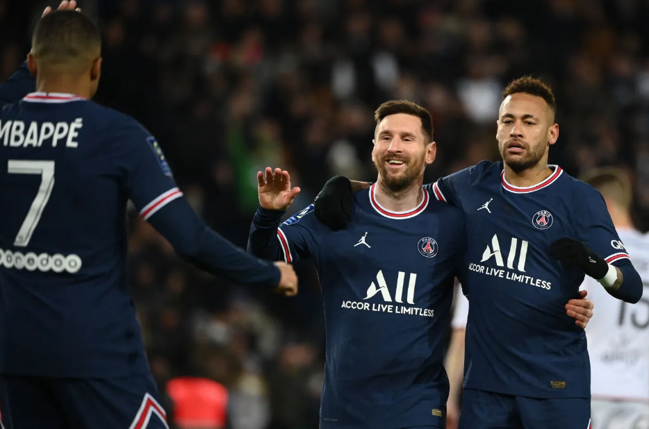 مبابي عن الانسجام بين ميسي ونيمار: أمر مخز أن يحدث الآن