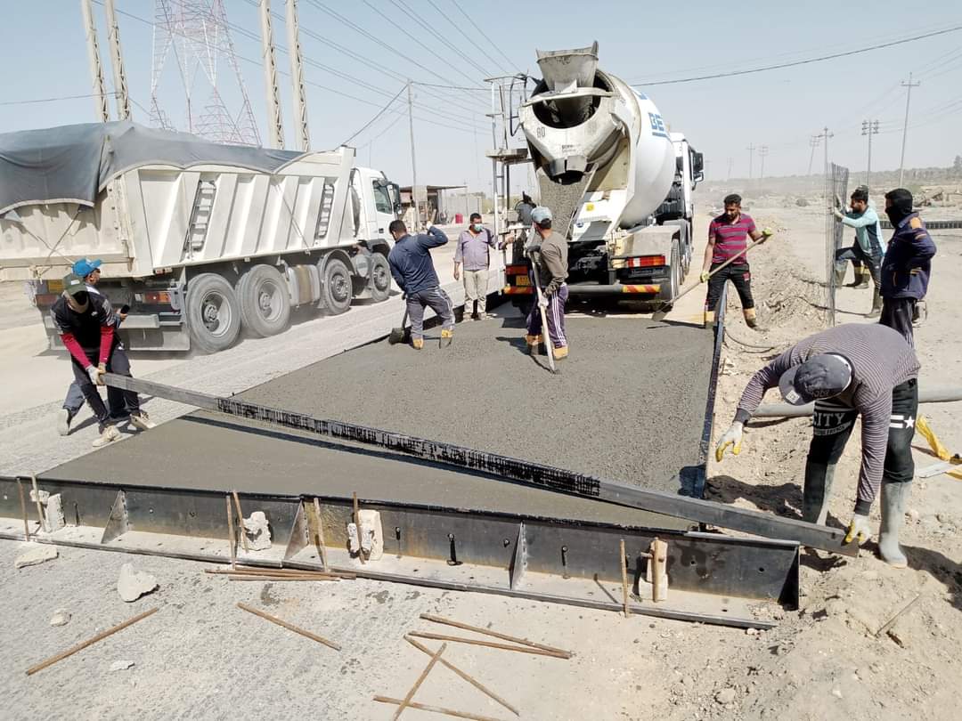 بالصور.. استمرار تنفيذ مشروع تأهيل طريق الحرـــ كمالية في كربلاء