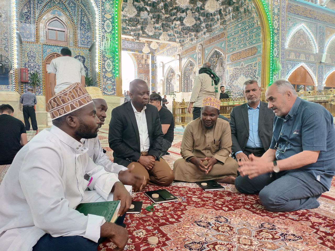 شيعة تنزانيون يرغبون بزيارة المراقد المقدسة في العراق .. وعقبات تقف امامهم