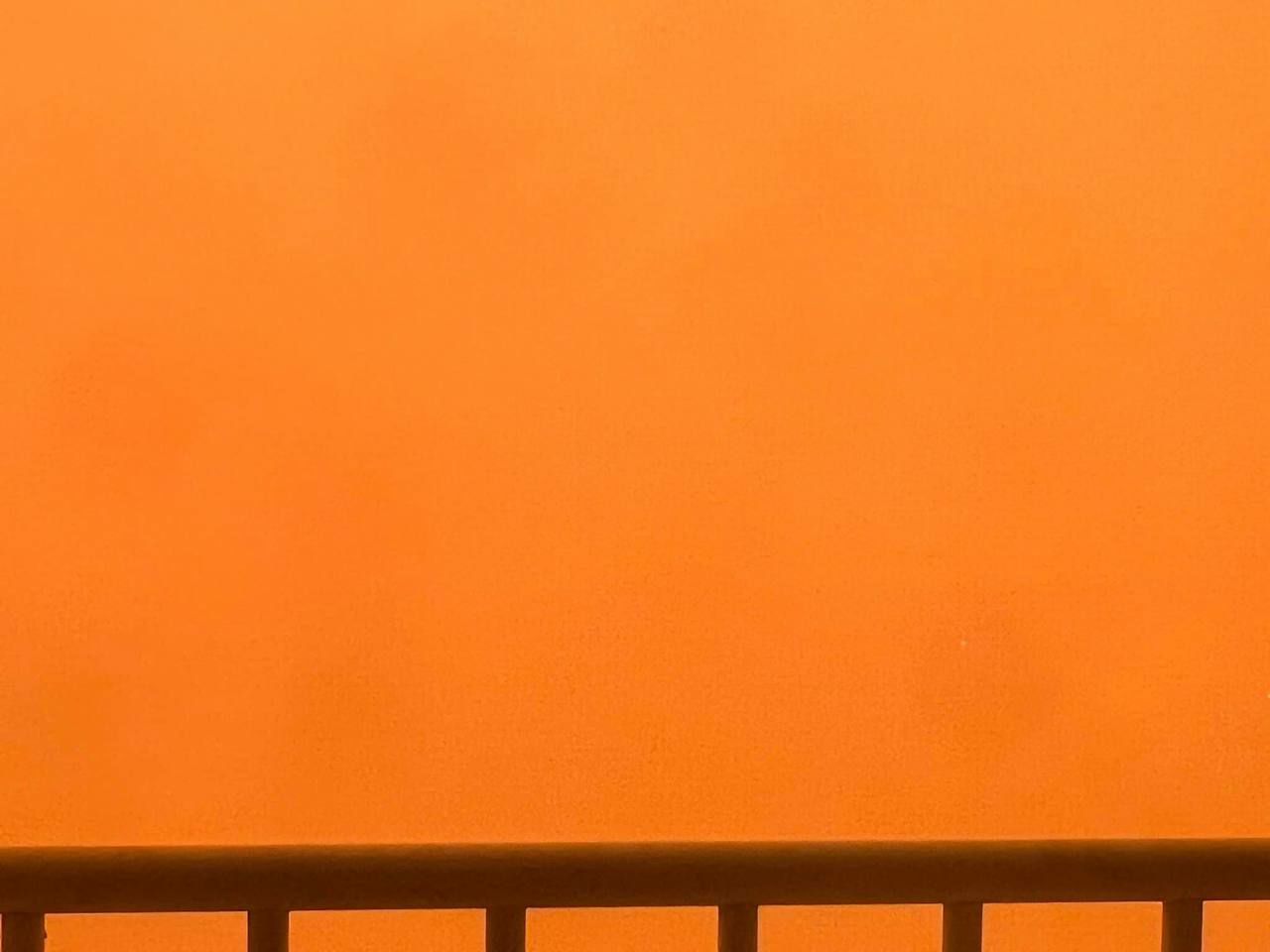 محافظتين عراقيتين تعطلان الدوام الرسمي بسبب العاصفة الترابية