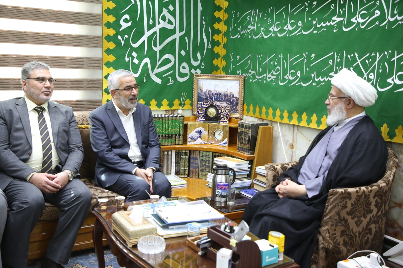 وفد رفيع المستوى من العتبة العلوية يطلع على انجازات العتبة الحسينية ويلتقي الشيخ الكربلائي (فيديو)