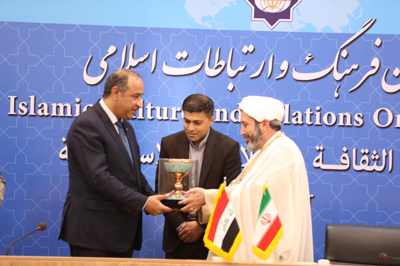 بغداد وطهران يبرمان اتفاقاً ثقافياً مشتركاً وطلب إيراني بكتابة "رواية المقاومة"