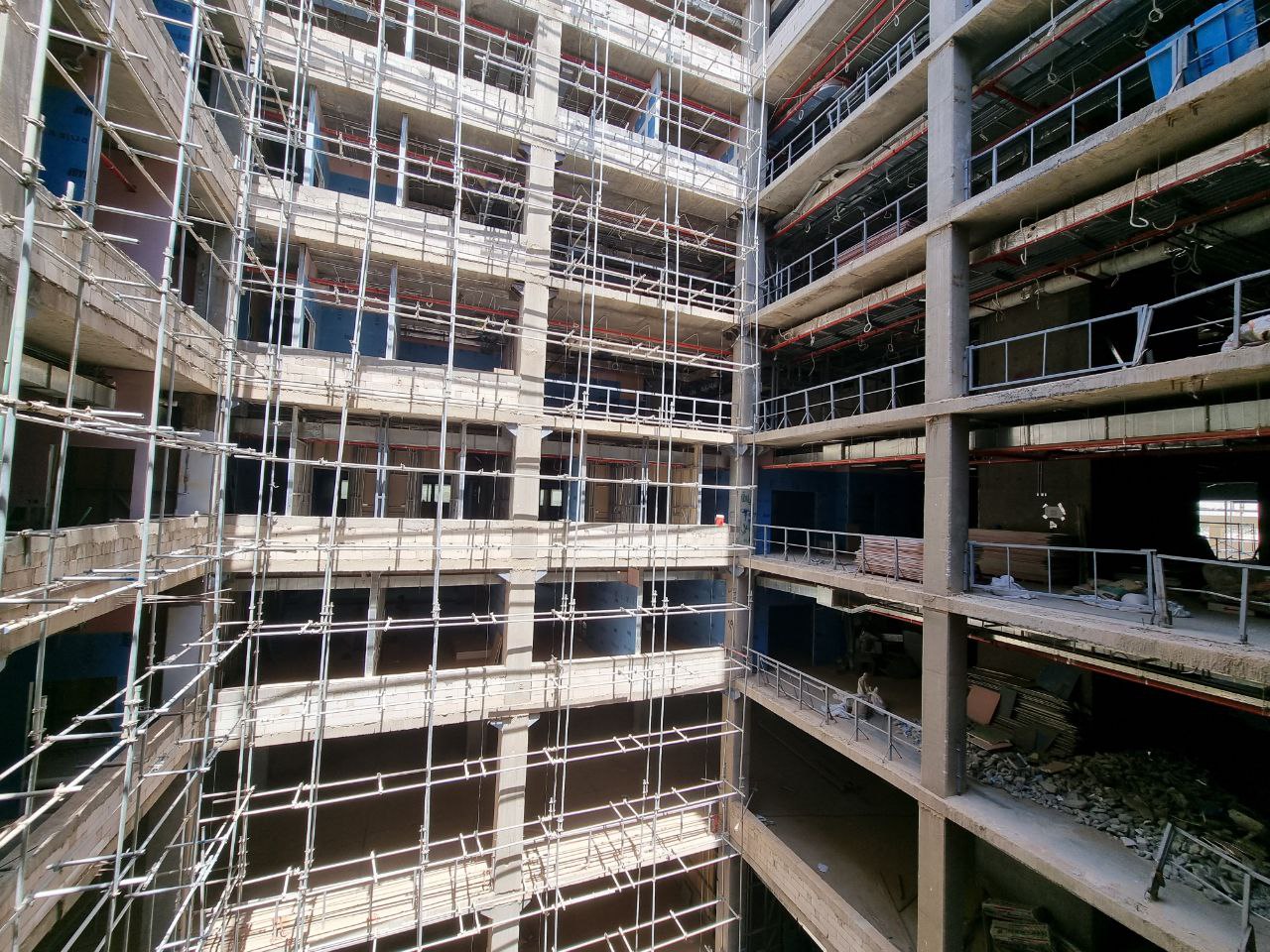 مجهز بأحدث التقنيات والاجهزة الطبية.. تصاعد وتائر العمل في مستشفى خاتم الانبياء للامراض القلبية في كربلاء (صور)