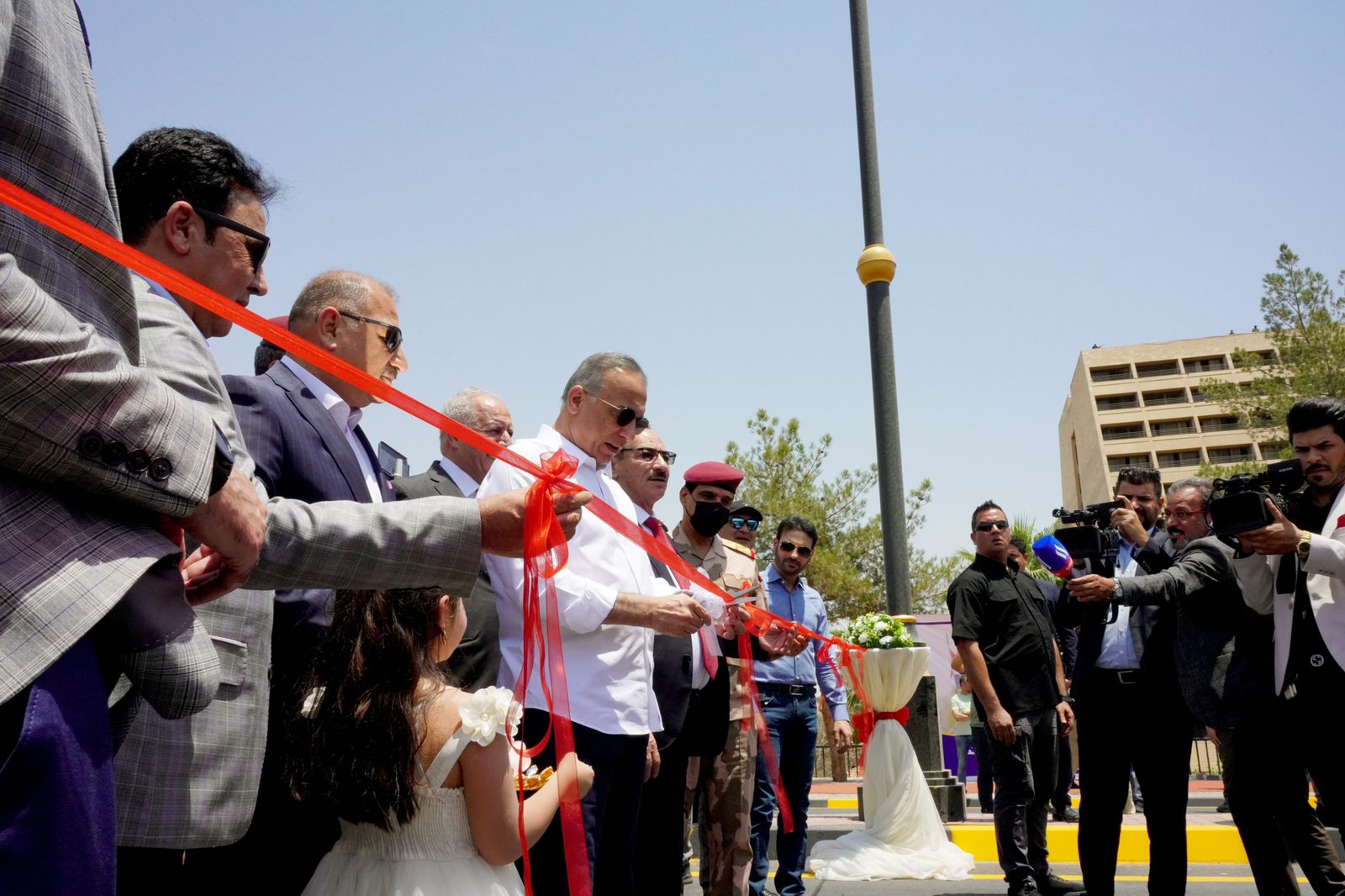 الكاظمي يفتتح شارع كورنيش أوبروي في الموصل (فيديو)