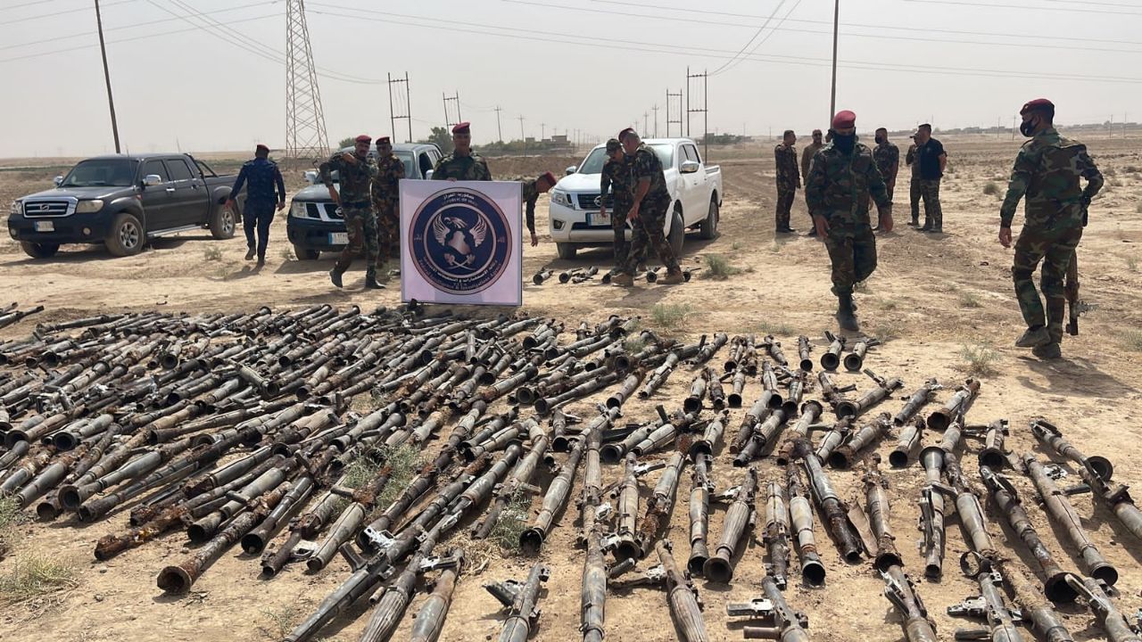 صور.. ضبط المئات من قاذفات الصواريخ ومدافع الهاون لداعش بسامراء