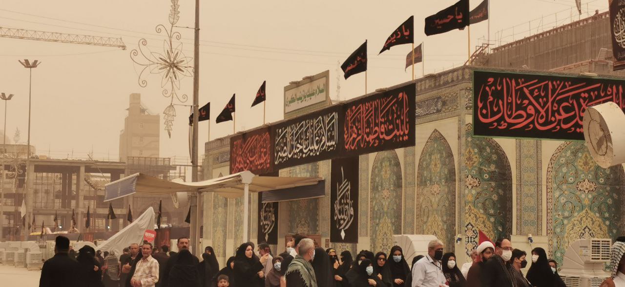 عاصفة ترابية تضرب سماء كربلاء (صور)