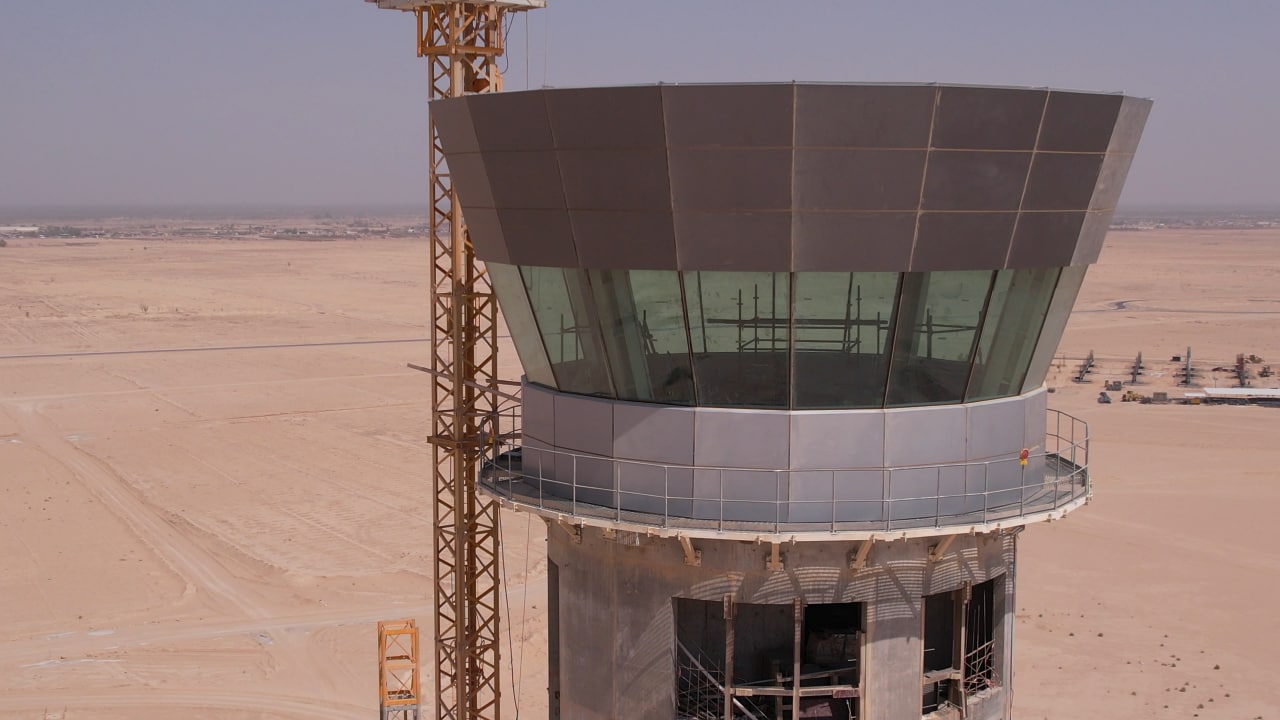 انجاز ثلث مدرج المطار.. وكالة نون الخبرية تتجول داخل مطار كربلاء الدولي (فيديو)