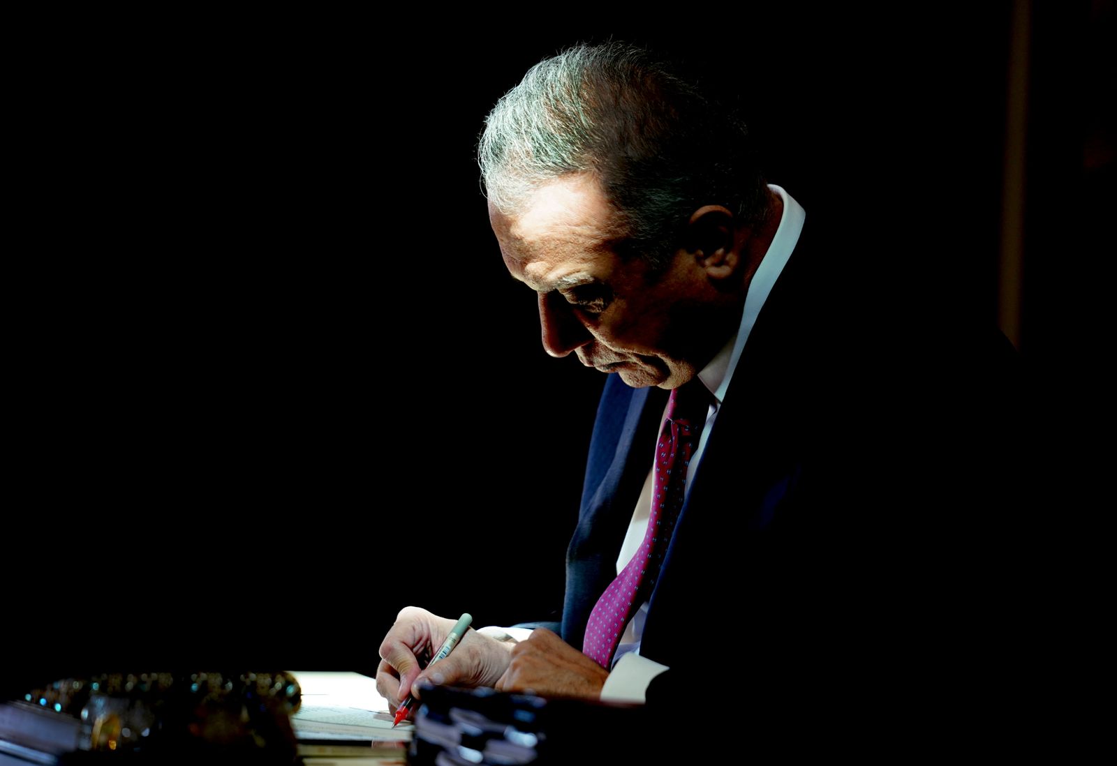 الكاظمي يوجه بتعطيل الدوام الرسمي يوم الأحد المقبل