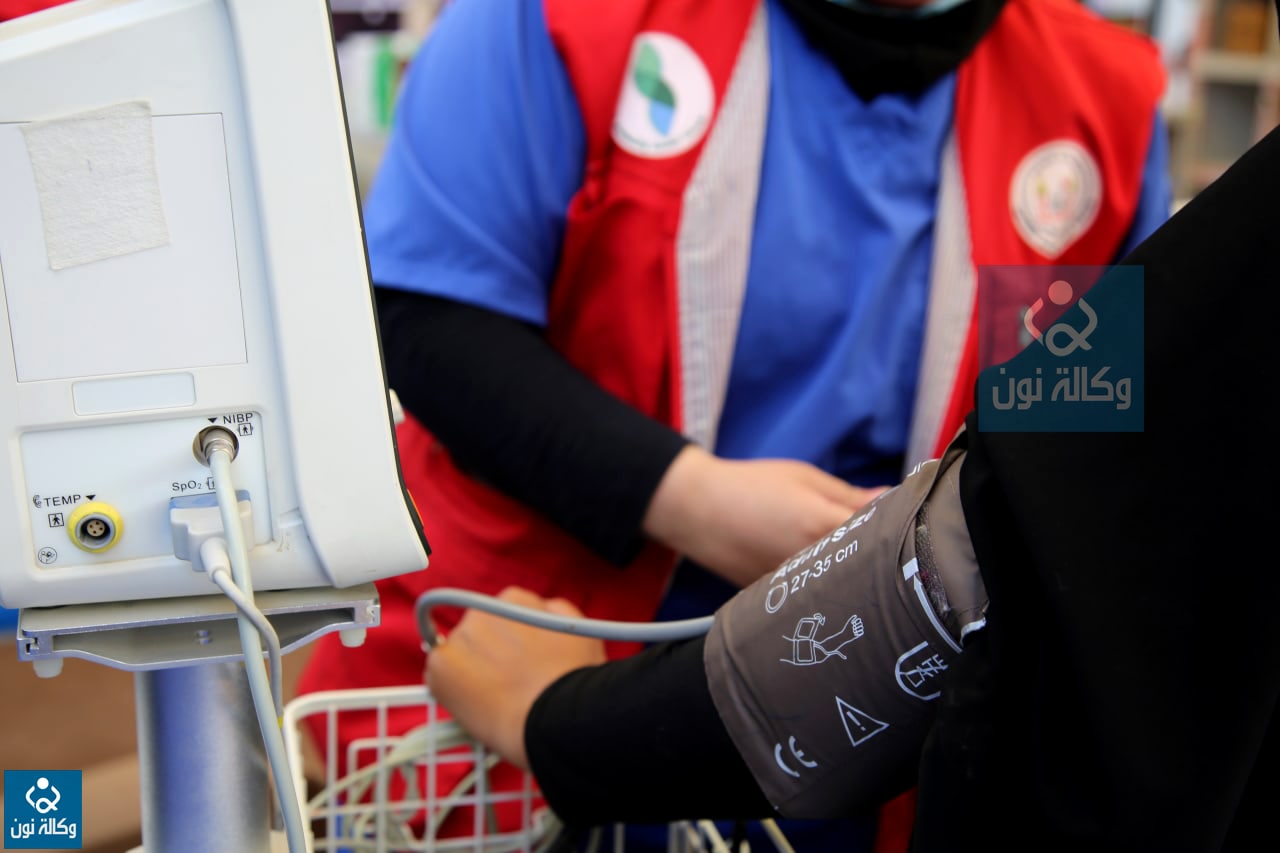 منها امرأة خليجية.. اطباء هيئة الصحة بالعتبة الحسينية يعالجون اصابتين خطيرتين للزوار (فيديو)