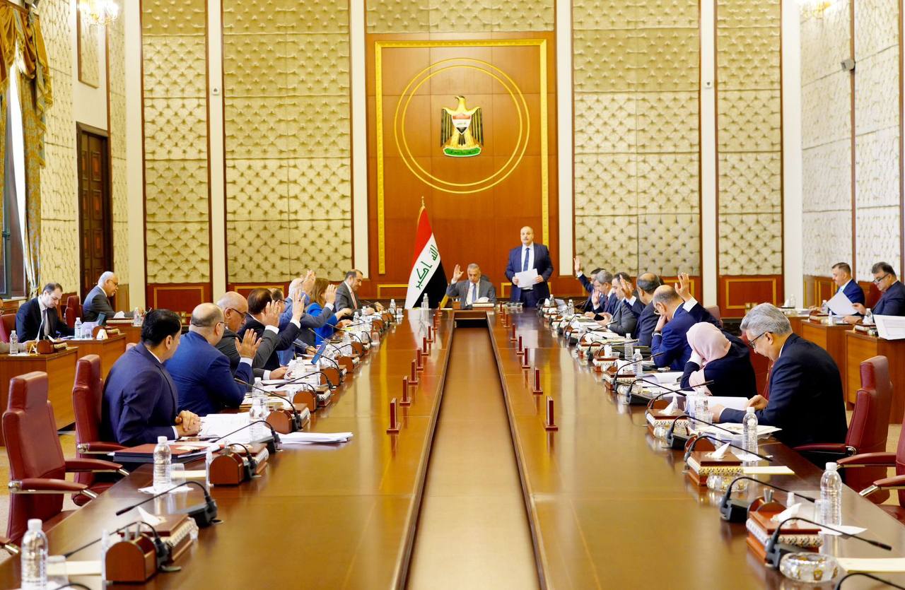 الحكومة العراقية توقف العمل بقرارات اتخذت في عهدي العبادي وعبد المهدي وتتخذ قرارات جديدة