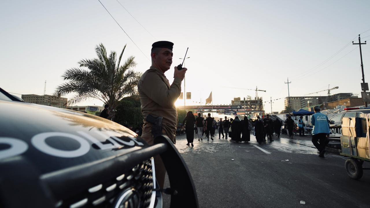 وزير الداخلية يمنح الضباط قدماً لمدة ستة أشهر والمنتسبين سنتين