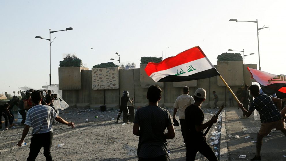 من الذي اطلق الصواريخ على البرلمان ؟ .. "علاوي" يكتب